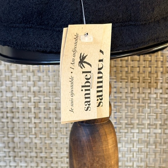 Black Six Panel Boiled Wool Newsboy Cap by Sanibel Canada - Picture 9 of 11